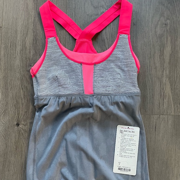 Lululemon Run: Stuff Your Bra Tank 6 - Picture 1 of 7